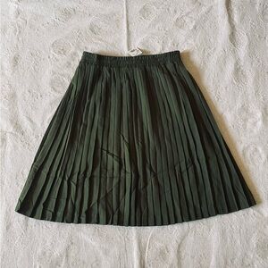 VINTAGE NWT Olive Green Skirt